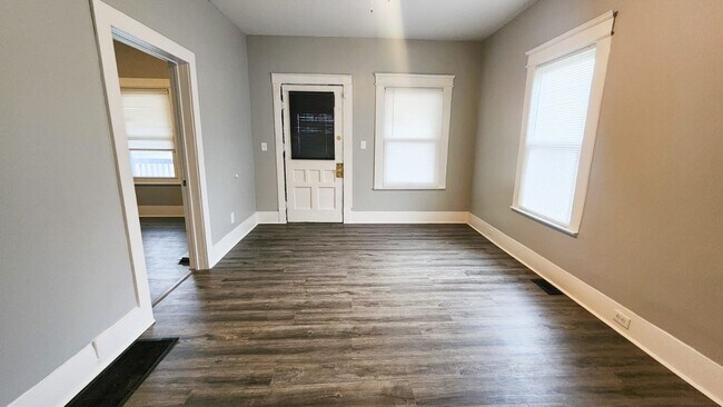 Foto del edificio - Rent ready!