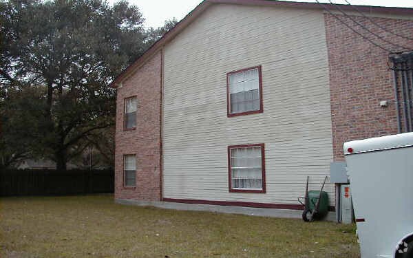 Building Photo - Apple Arbor Apartments