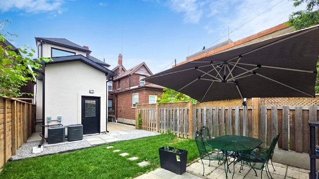 Primary Photo - 253 Oakwood Av