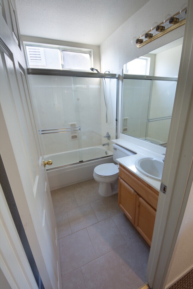 Hallway Bathroom - 25556 Brookshire Dr