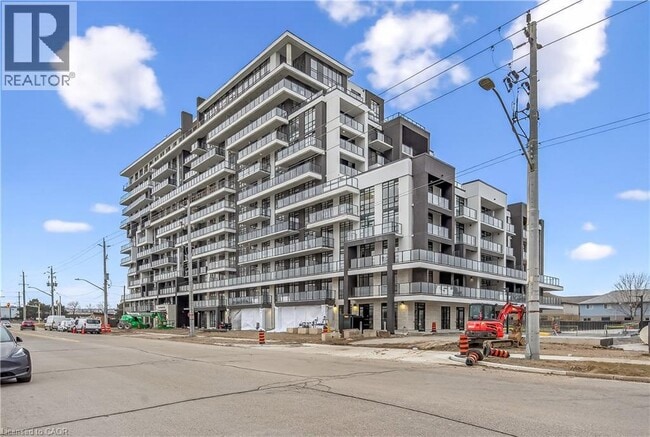 Building Photo - 461 Green Rd