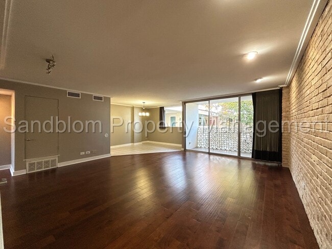 Building Photo - For Lease | Riverside Condo | $1350 Rent