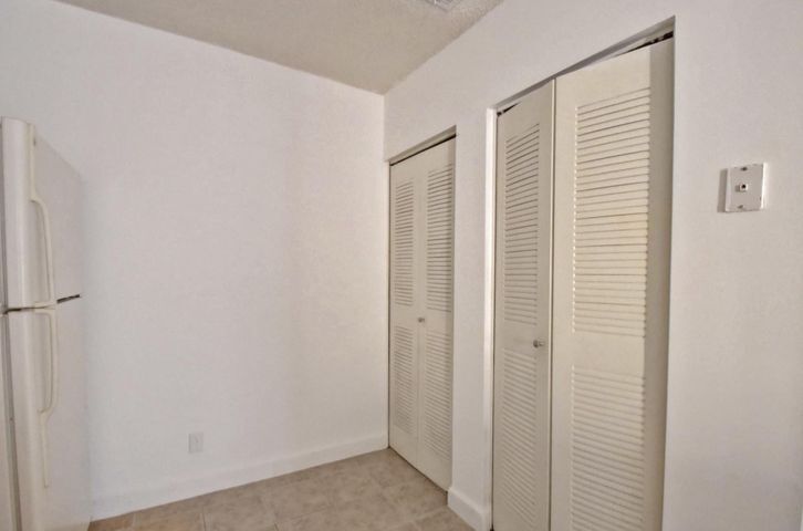 Primary Photo - 5701 Riverside Dr