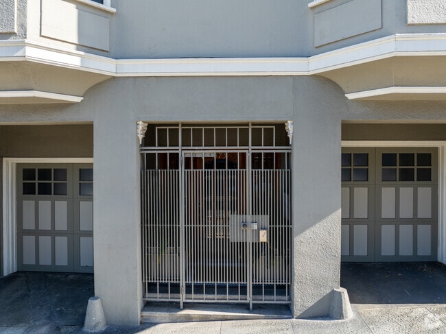 Main entrance - 575 14th St
