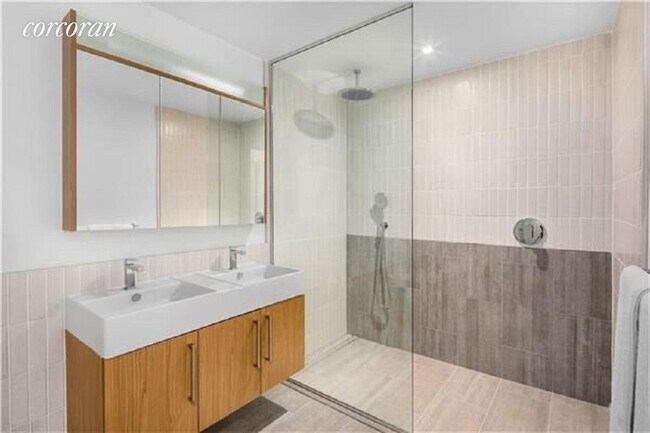 Building Photo - 415 Red Hook Ln