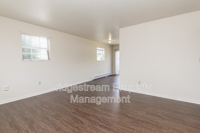 Building Photo - 4327 Powell Rd