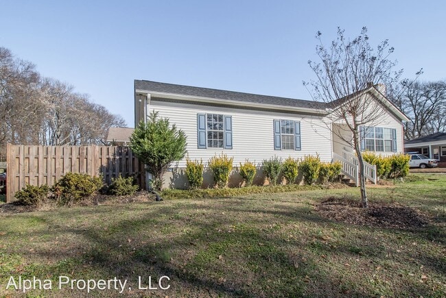 Foto del edificio - 3 br, 2 bath House - 18 Warren Ct
