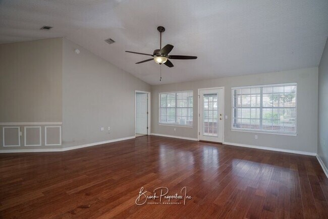 Foto del edificio - 5504 Shadow Grove Blvd