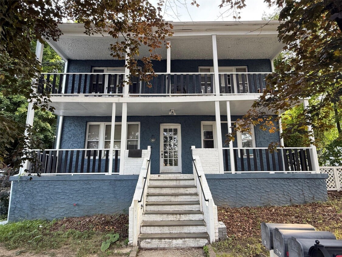 Foto principal - 364 Ashford Ave