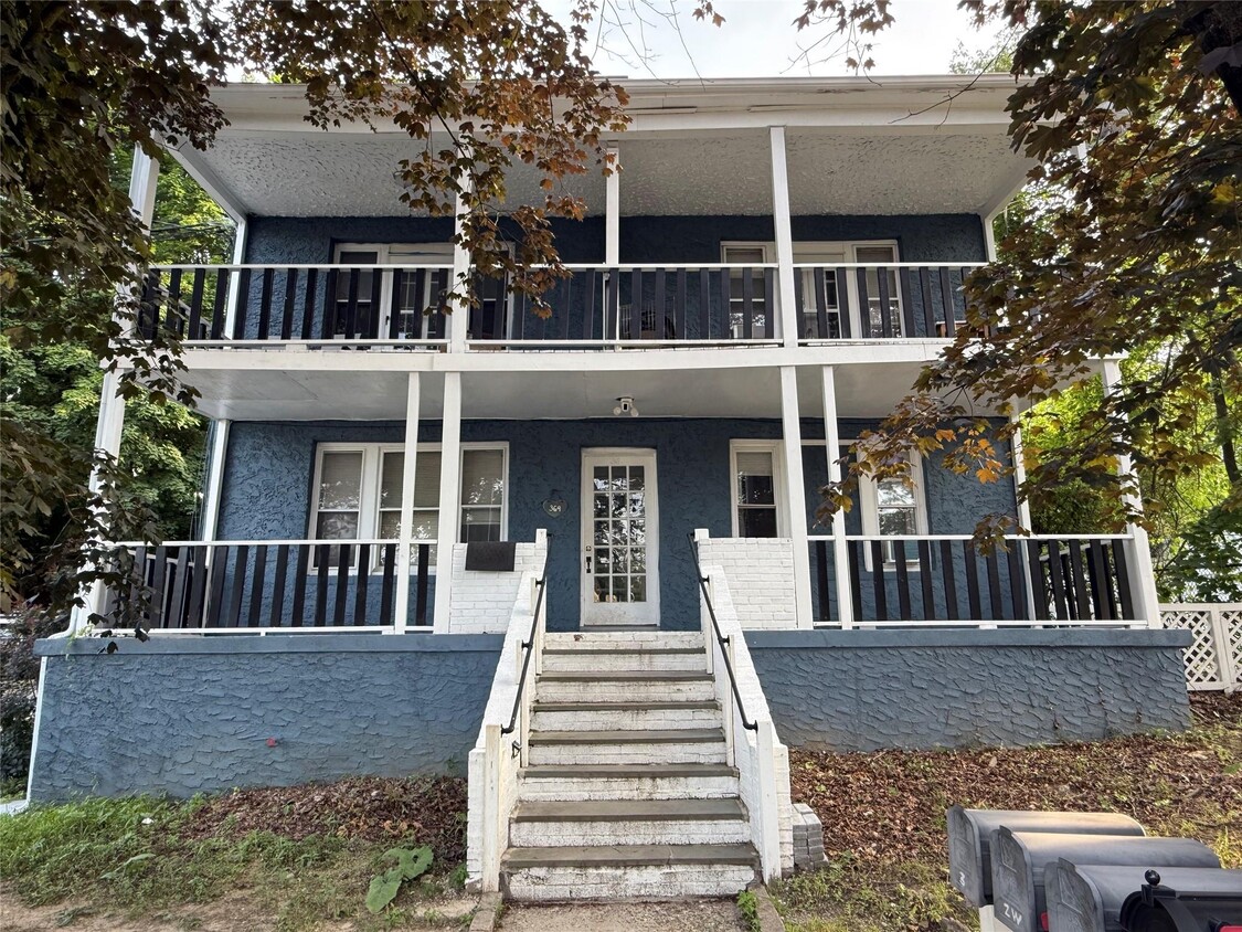 Primary Photo - 364 Ashford Ave