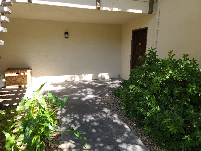 Foto del edificio - 3700 Tully Rd