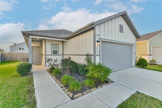 Building Photo - 24063 Prairie Dust Dr