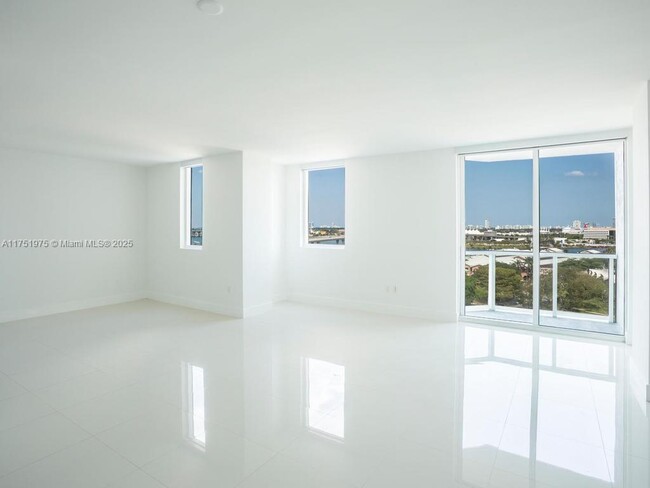 Foto del edificio - 244 Biscayne Blvd