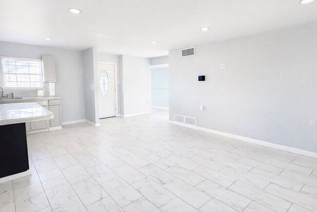 Foto del edificio - 2501 Crown Ave