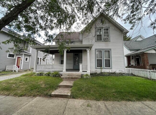 Building Photo - 722 Hutchins Ave