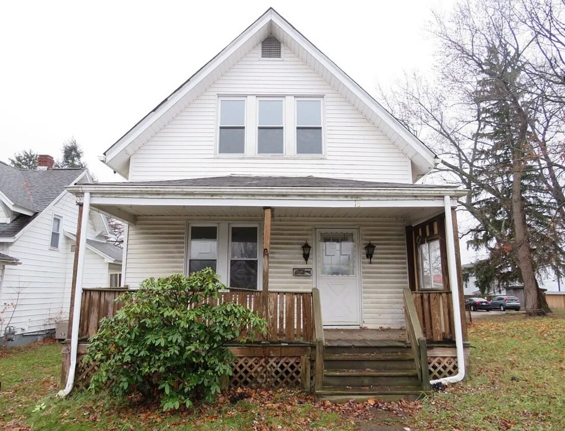 Primary Photo - 16 Trader St