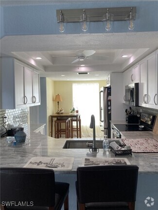 Building Photo - 26705 Little John Ct