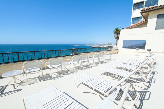 Community Deck! Get your tan on!!! - 535 Esplanade