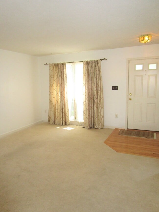 Amazing 2 BR/3.5 BA Townhome in Odenton! House Rental in Odenton, MD
