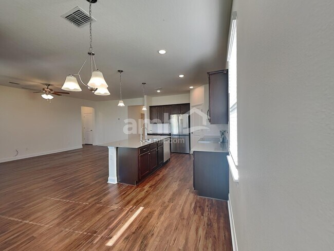 Building Photo - 1002 Summer Stone Lp