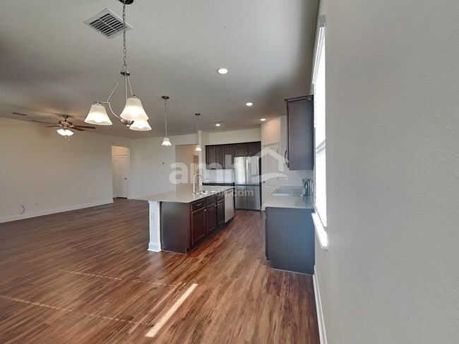 Foto del edificio - 1002 Summer Stone Lp