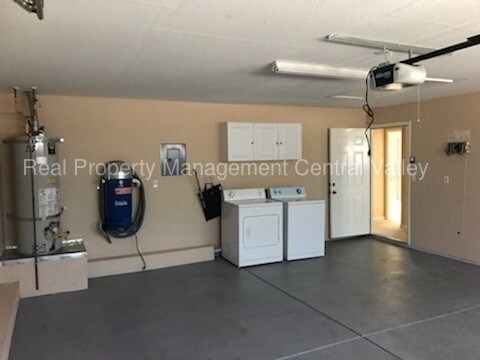 Foto del edificio - Modesto 2 Bedroom 2 Bath Duplex