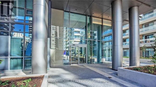 Photo du bâtiment - 50 Forest Manor Rd