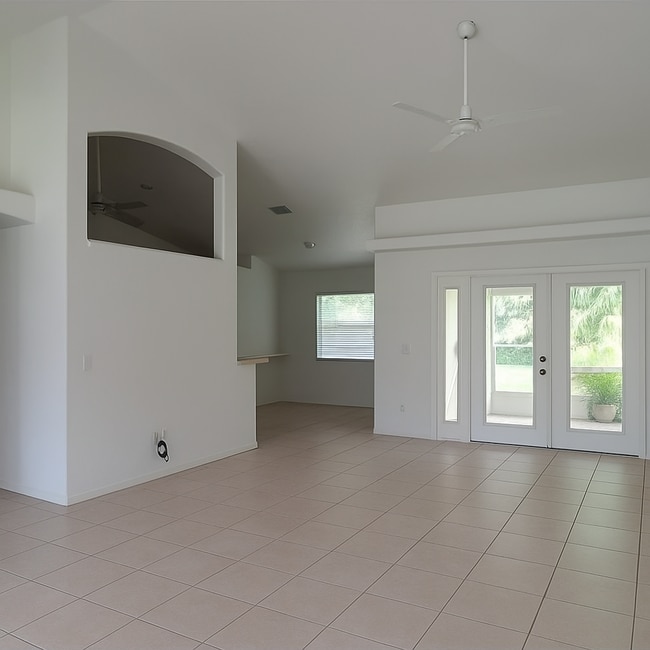 Building Photo - $1,795 ** 3 Bed / 2 Bath * Single Family Home