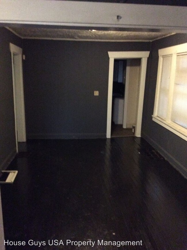 Building Photo - 2 br, 1 bath House - 3702 E. 23rd St.
