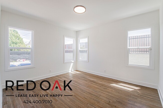 Foto del edificio - 328 N Kingsley Dr