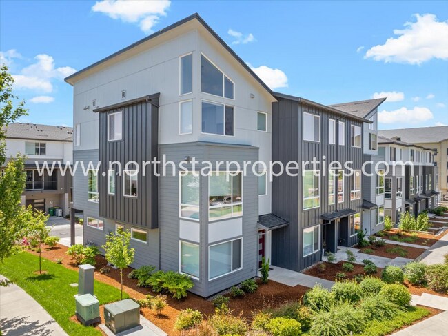 Building Photo - Fresh and Modern Townhome