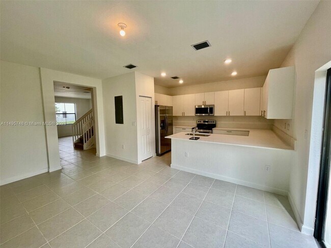 Foto del edificio - $2,500 28629 SW 132nd Ct