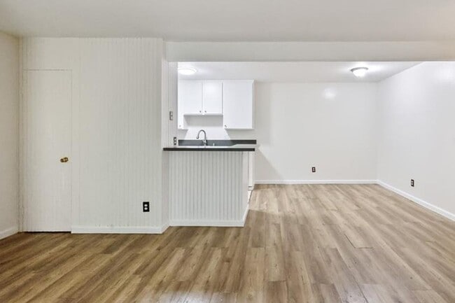 Building Photo - 2 Bedroom, 2 Bathroom South Coast Villas Ground Floor Condo