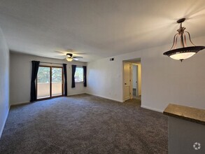Building Photo - 601 W San Mateo Rd