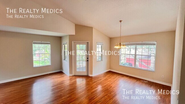 Foto del edificio - 3658 Oakdale Cir