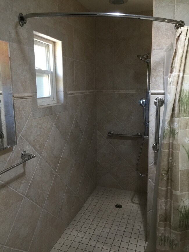 Foto del edificio - 5104 63rd St