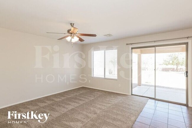 Foto del edificio - 23905 N Oasis Blvd