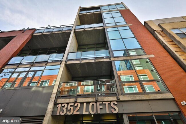 Foto del edificio - 1352 South St