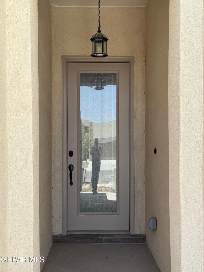 Building Photo - 229 Farnborough St