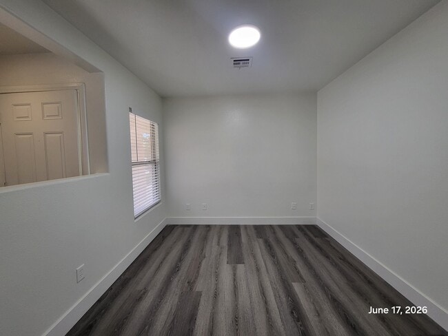 Foto del edificio - 5486 Jacobs Field St