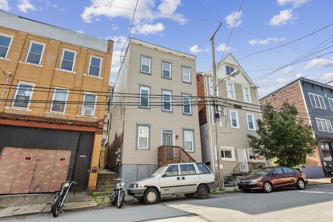 Foto del edificio - 3208 Dobson St