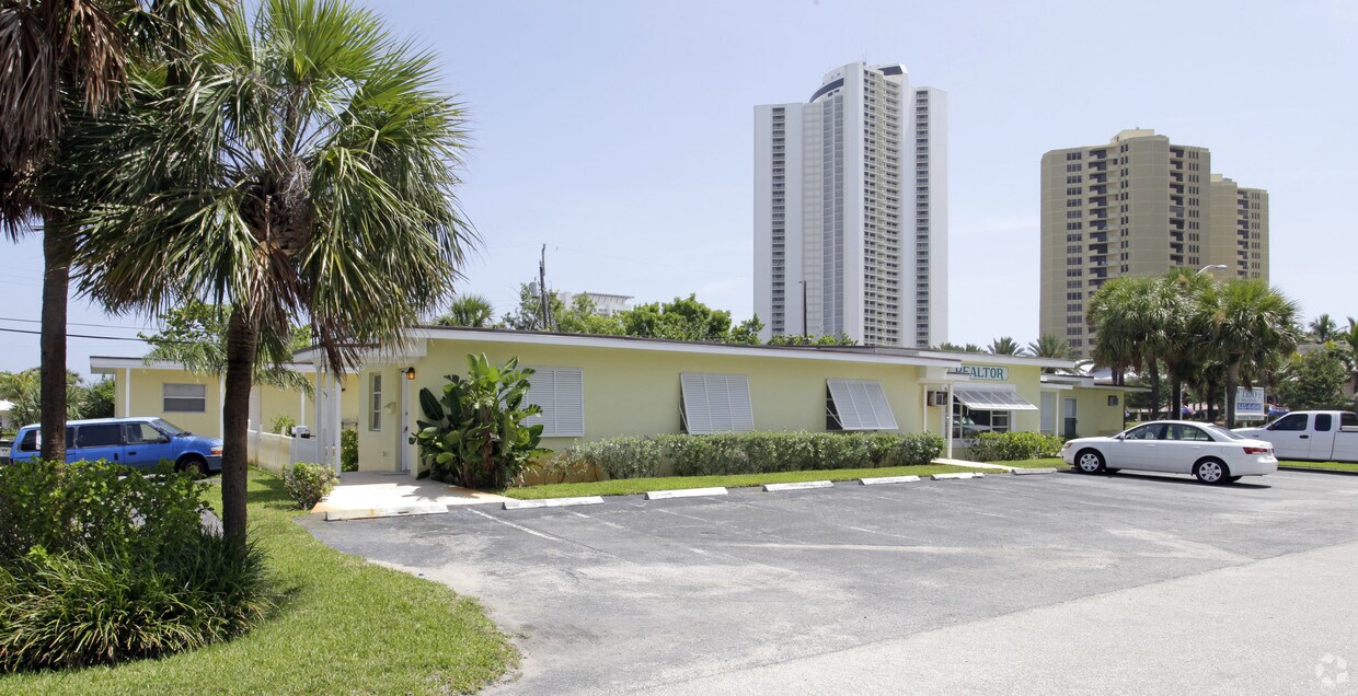 Building Photo - 2701 N Ocean Dr