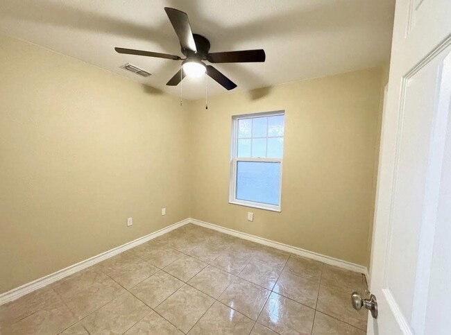 Building Photo - 321 Ocean Dr