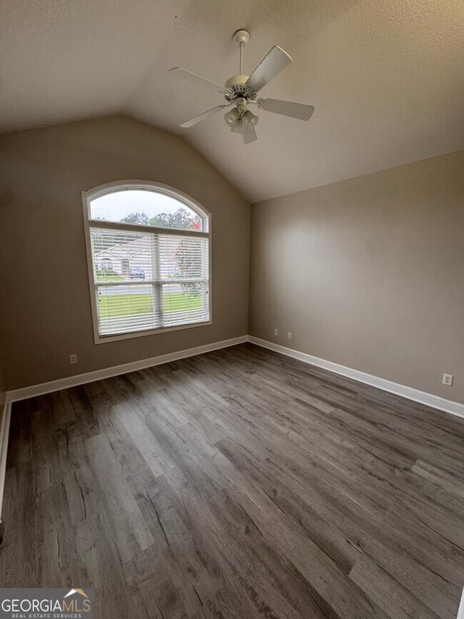 Foto del edificio - 121 Austin Ryan Dr