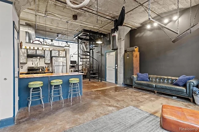Foto del edificio - 5766 Trumbull St