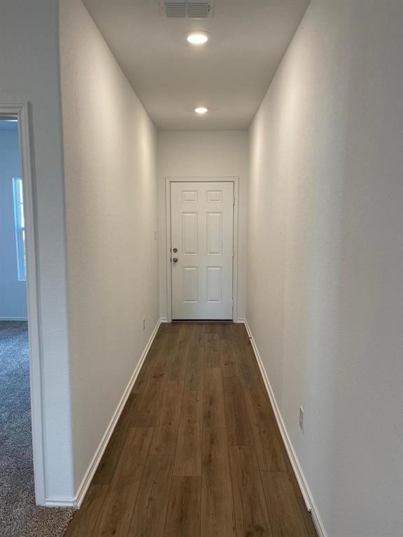 Foto del edificio - 502 Thunderstorm Ave