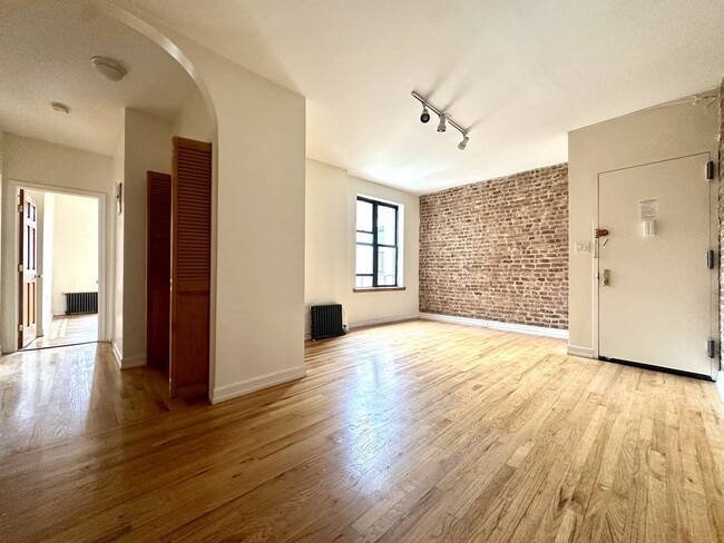 Building Photo - 112 Haven Ave