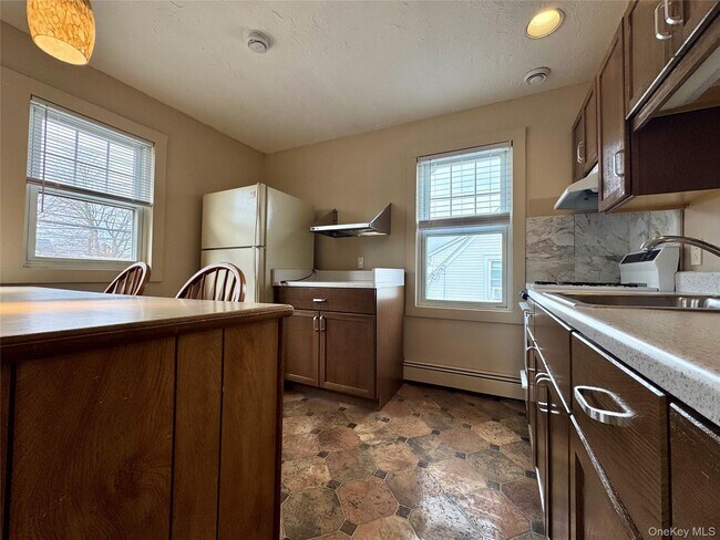 Foto del edificio - 99 Jerusalem Ave