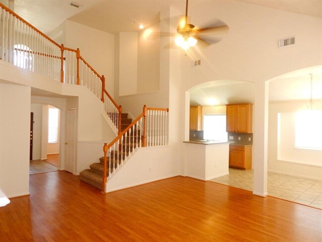Building Photo - 26872 Monarch Manor Ln