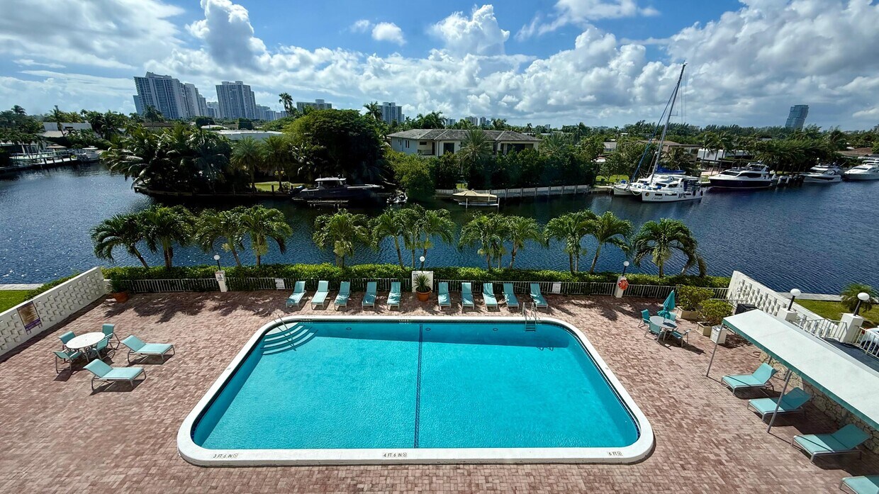 Foto principal - 401 Golden Isles Dr